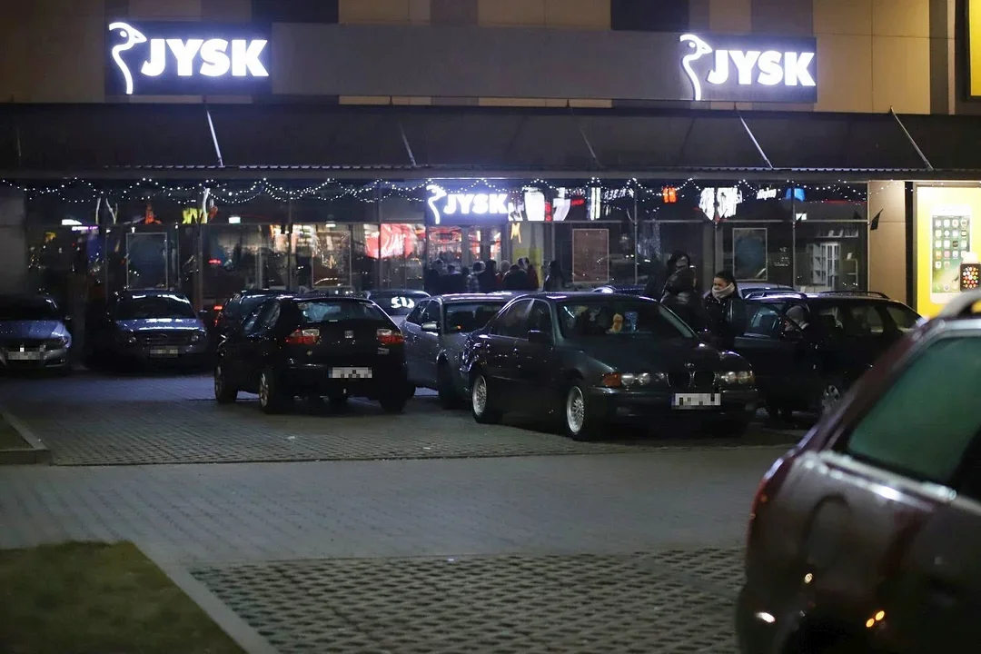 15 stycznia pod kutnowską galerią odbył się pierwszy w tym sezonie zlot motoryzacyjny Racing Nigh Kutno