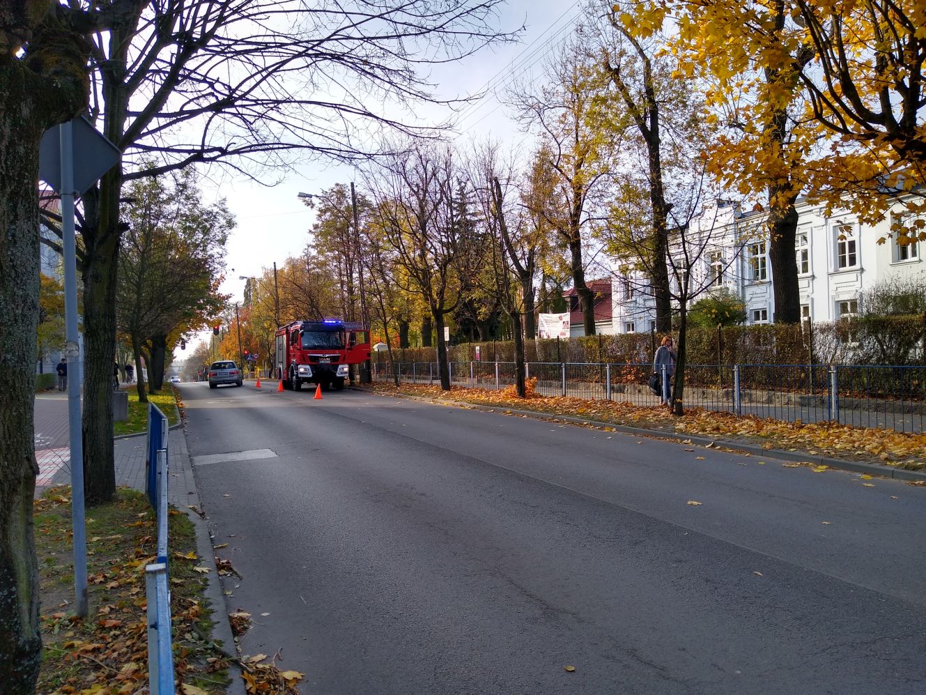 Uczniowi jednej z kutnowskich szkół pomagali strażacy z powodu braku wolnych karetek. Ratownicy kolejny raz mierzyli się z bezpodstawnymi wezwaniami