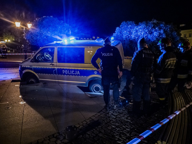 Radiowóz zniszczył fontannę. Kto zapłacił za naprawę? - Zdjęcie główne