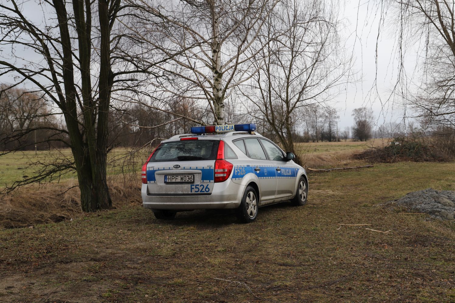 [FOTO] Ciało wyłowione z rzeki pod Kutnem: policja i straż pożarna komentują - Zdjęcie główne