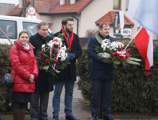 W hołdzie bohaterom - Zdjęcie główne