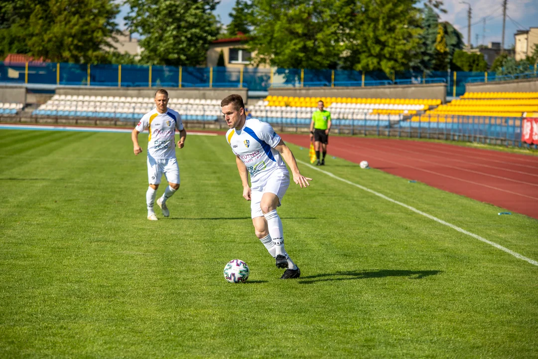 KS Kutno przegrał na własnym stadionie ze Zniczem Biała Piska 2-4