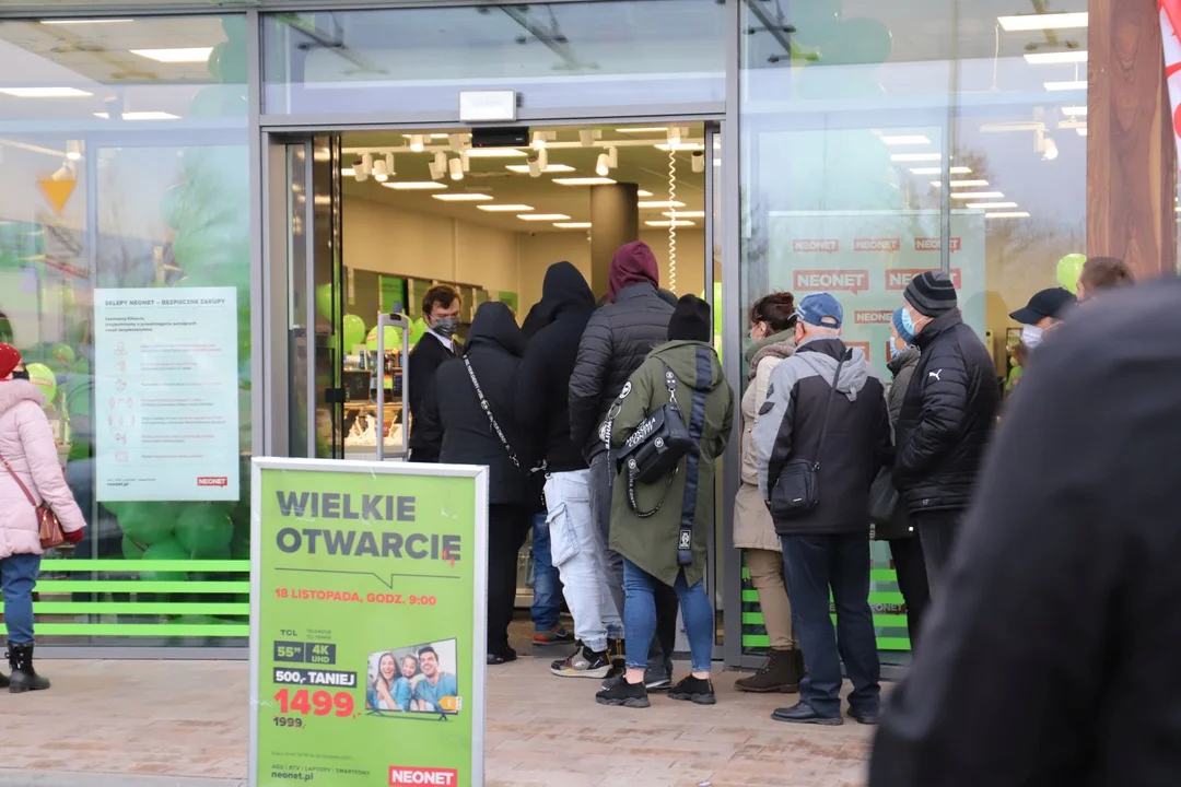 W pasażu S1 przy Żwirki i Wigury otworzono dziś sklep Neonet