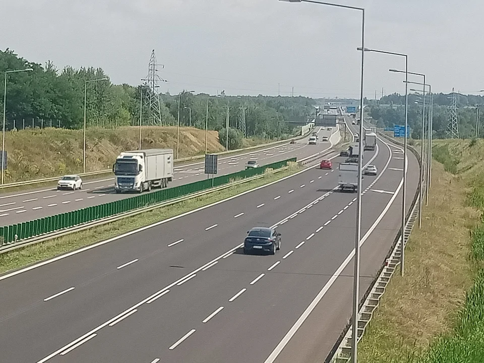 Policjanci z grupy SPEED kontrolowali przestrzeganie przepisów przez kierujących podróżujących autostradą A-2.