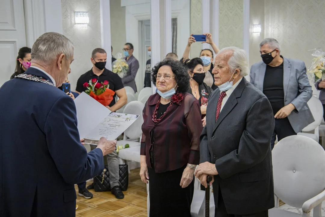 Nie złote, nie diamentowe, a... żelazne gody! 65-lecie małżeństwa państwa Zatońskich! [ZDJĘCIA] - Zdjęcie główne