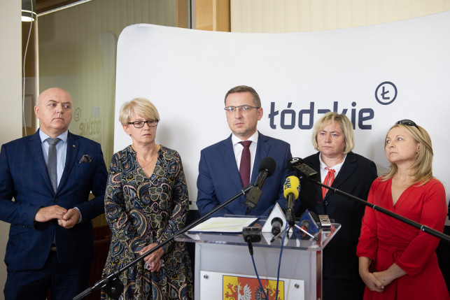 [FOTO] Grube miliony na pomoc dla DPS. Wiemy, ile trafiło do naszego powiatu - Zdjęcie główne