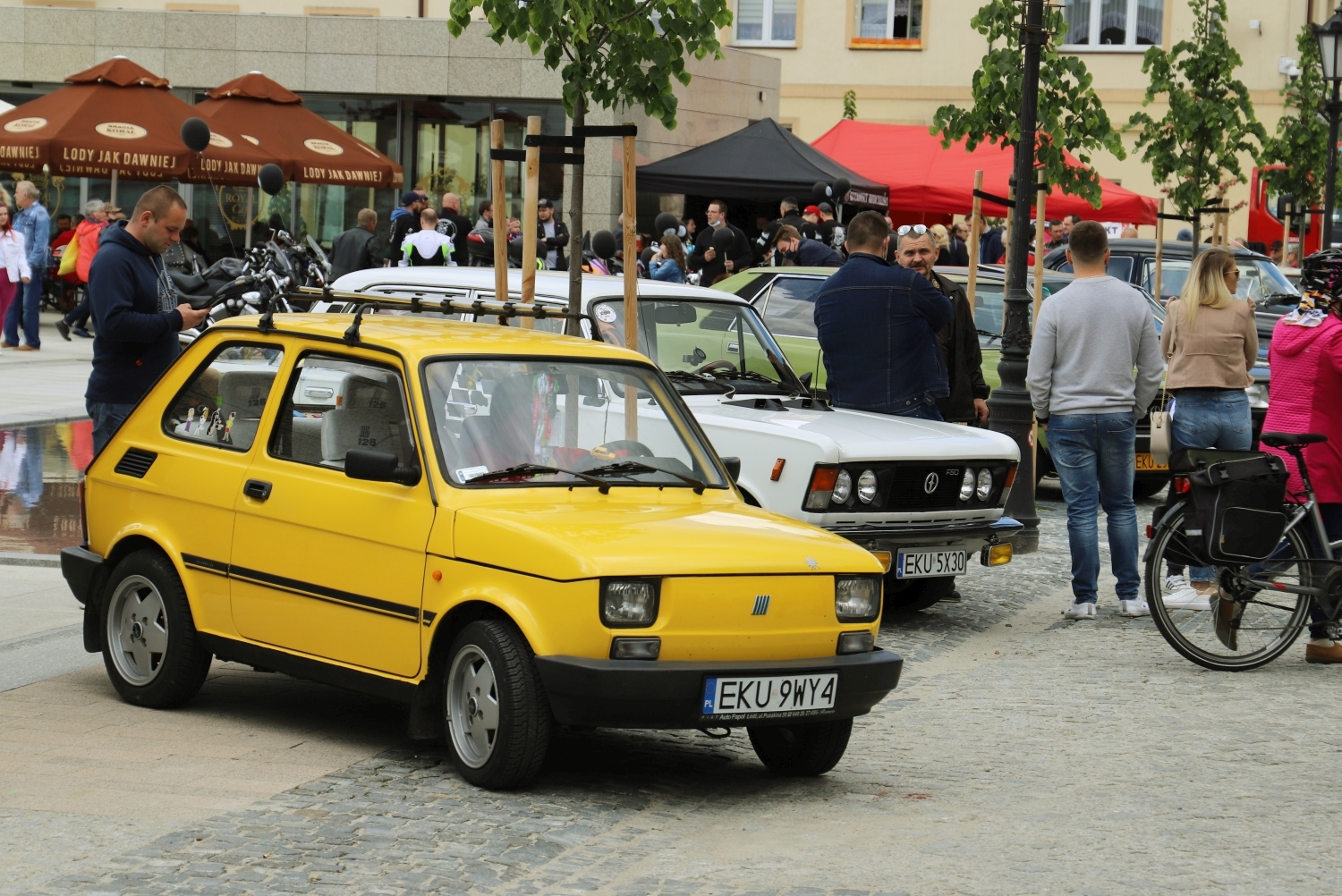 Plac Wolności został opanowany przez fanów motoryzacji