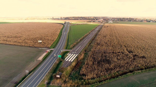Lądowisko dla samolotów w Krośniewicach. Byli tam m.in. turyści z Niemiec - Zdjęcie główne