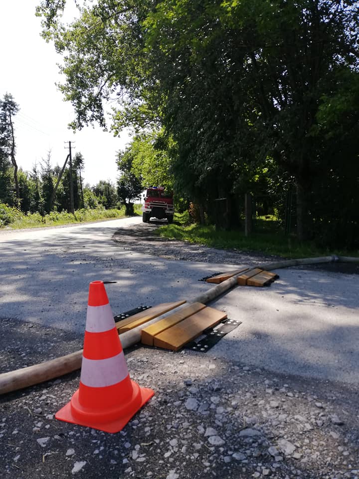 Strażacy ze Skórzewy (pow. kutnowski) podejmowali działania m.in. w związku z zalaną piwnicą w szkole w Szczycie