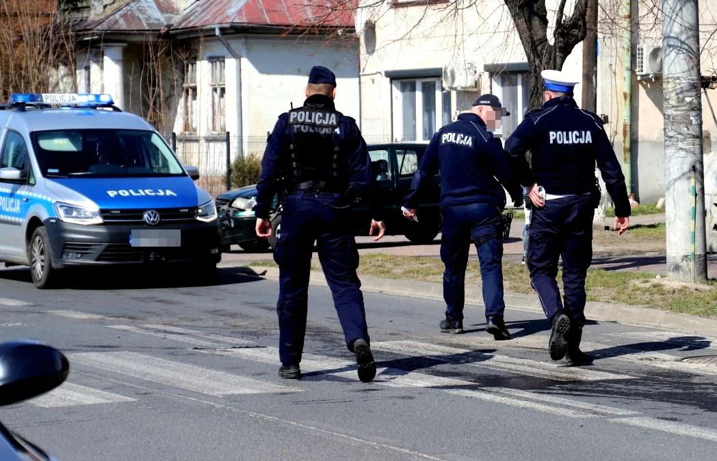 Kolejne uderzenie w przestępczość narkotykową. Kutnowscy policjanci zatrzymali aż 12 osób - Zdjęcie główne