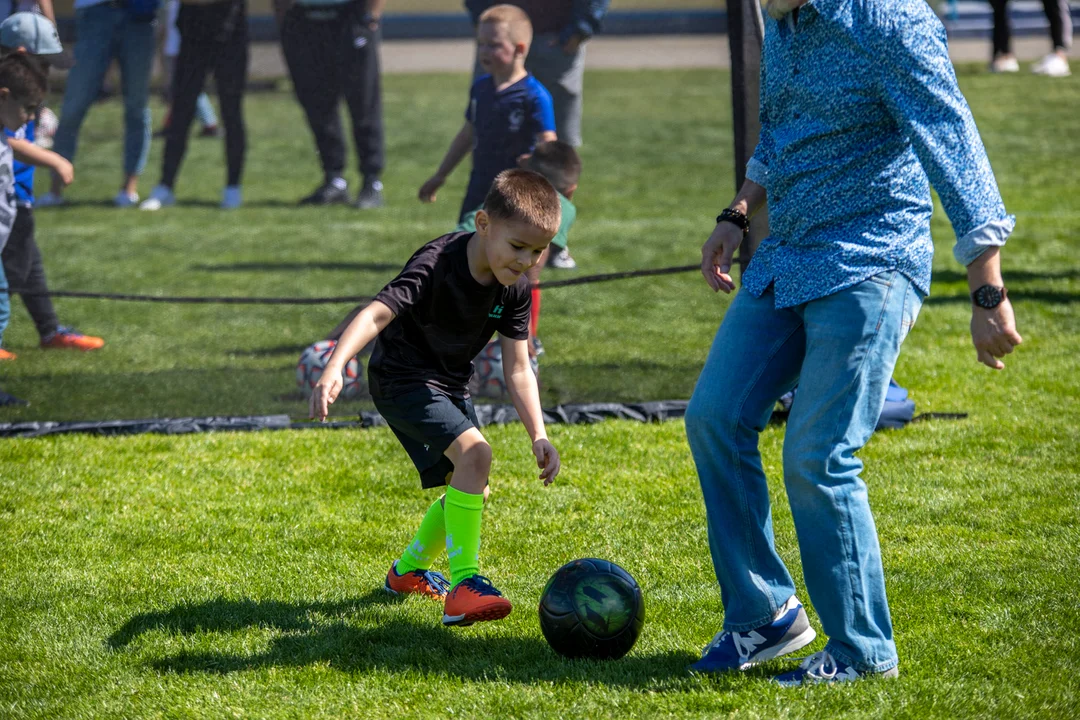 Sportowa niedziela na stadionie MOSiR w Kutnie