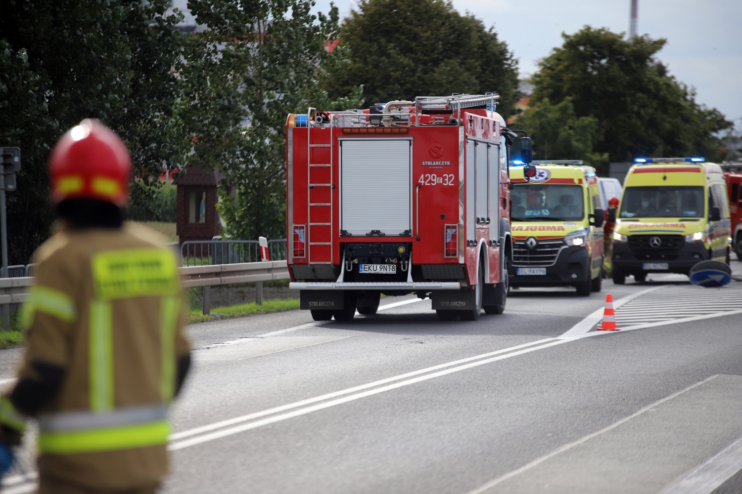 Wypadek na DK 92 w Kutnie. Zderzyły się trzy auta: jak do tego doszło? [ZDJĘCIA] - Zdjęcie główne