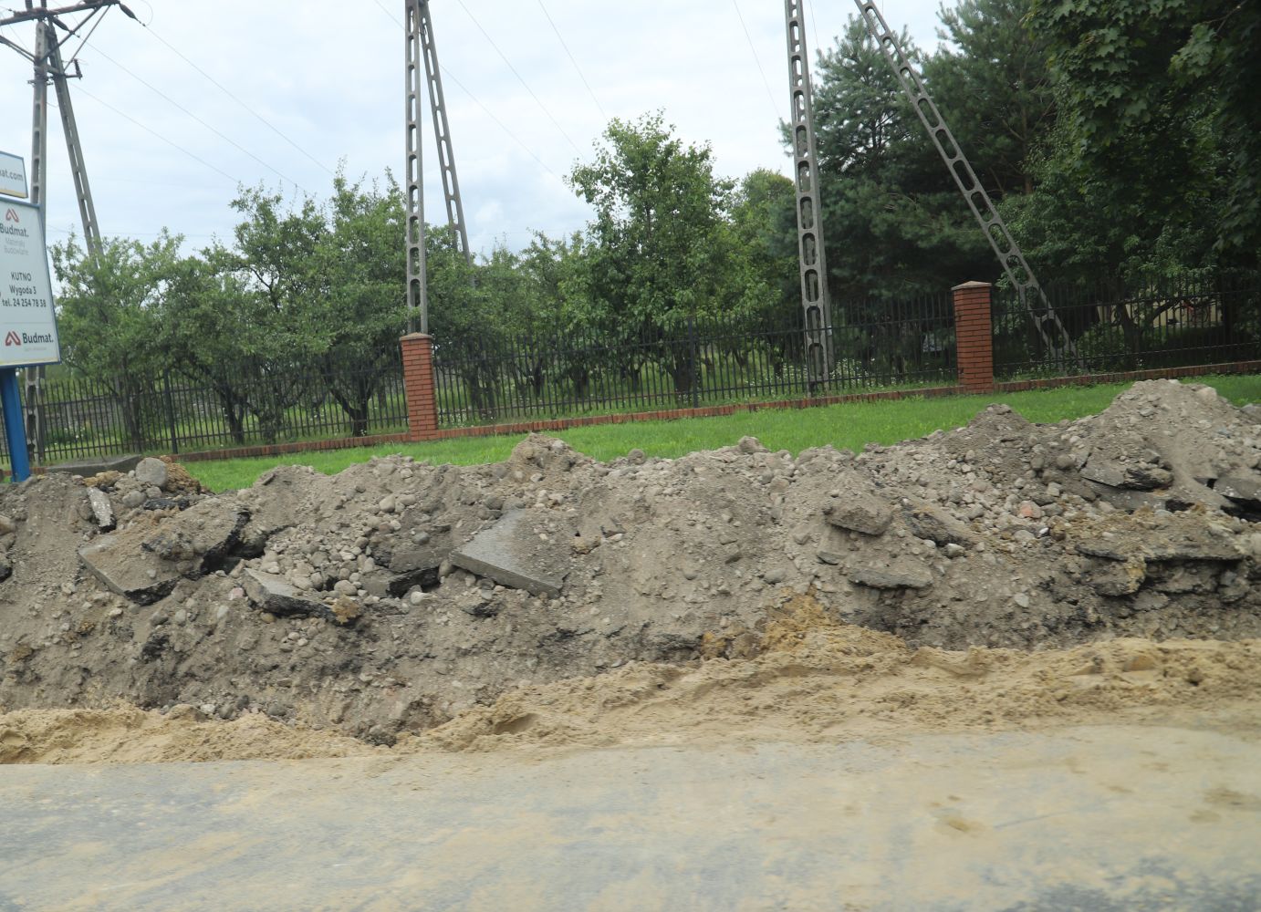 W Kutnie powoli rusza inwestycja na ul. Skłodowskiej (zdjęcie wykonano 22.07.2021)