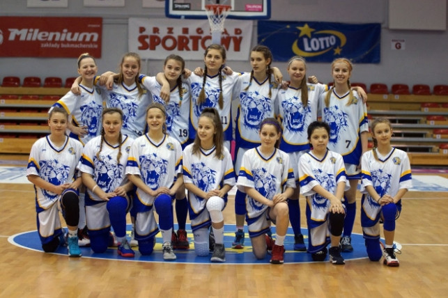 IV miejsce młodziczek KKS PRO-BASKET SIRMAX Kutno na turnieju w Żyrardowie  - Zdjęcie główne