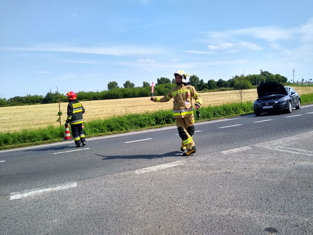 Pod Kutnem trwa akcja straży pożarnej, obecni są także policjanci