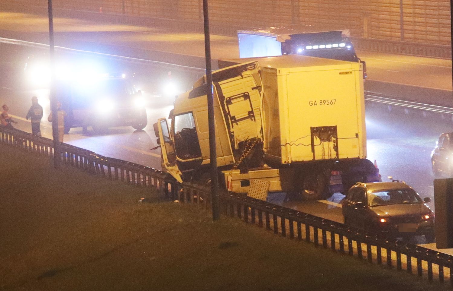 Na autostradzie pod Kutnem rozbił się samochód ciężarowy