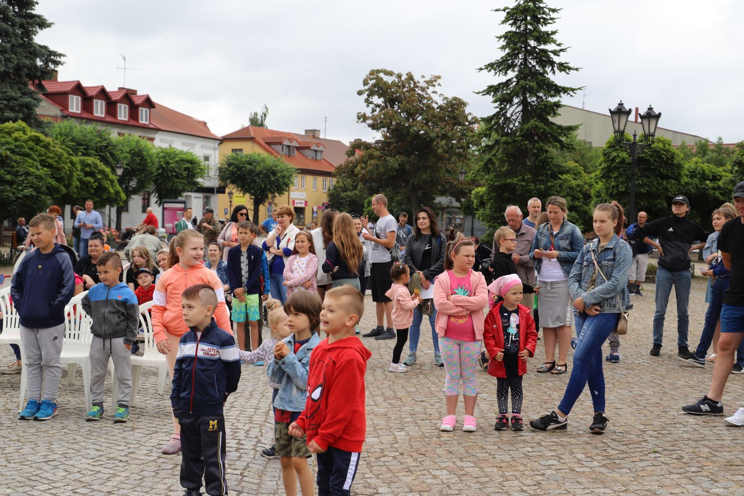 Tańce, zabawy i prezenty – trwa chrześcijański piknik rodzinny w centrum Kutna 