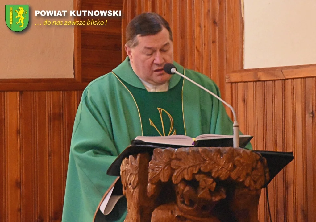 Przedstawiciele Powiatu Kutnowskiego i rady powiatu uczestniczyli we mszy świętej w Sanktuarium Matki Bożej Głogowieckiej w Głogowcu