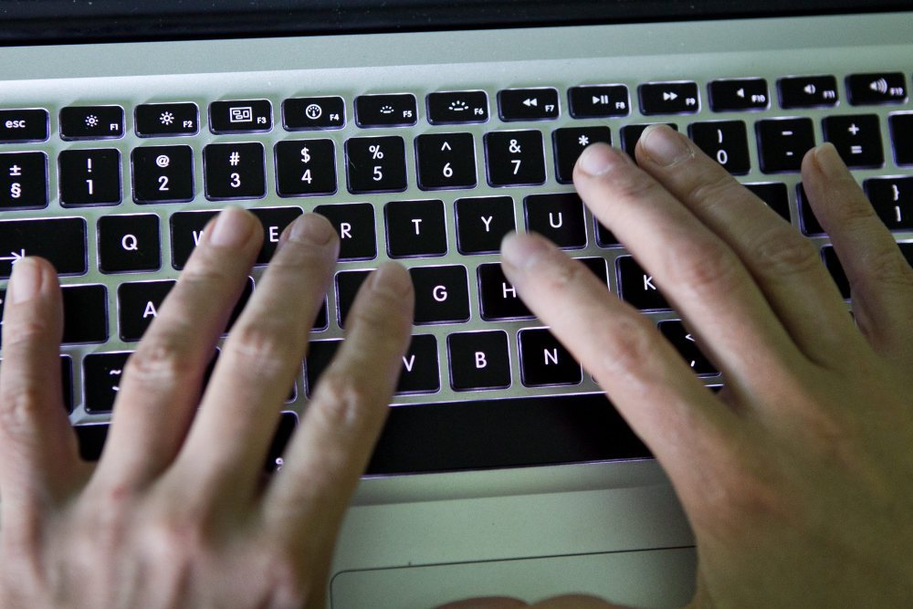 Chcesz szybko zarobić w Internecie? Uważaj na oszustów, możesz stracić fortunę - Zdjęcie główne