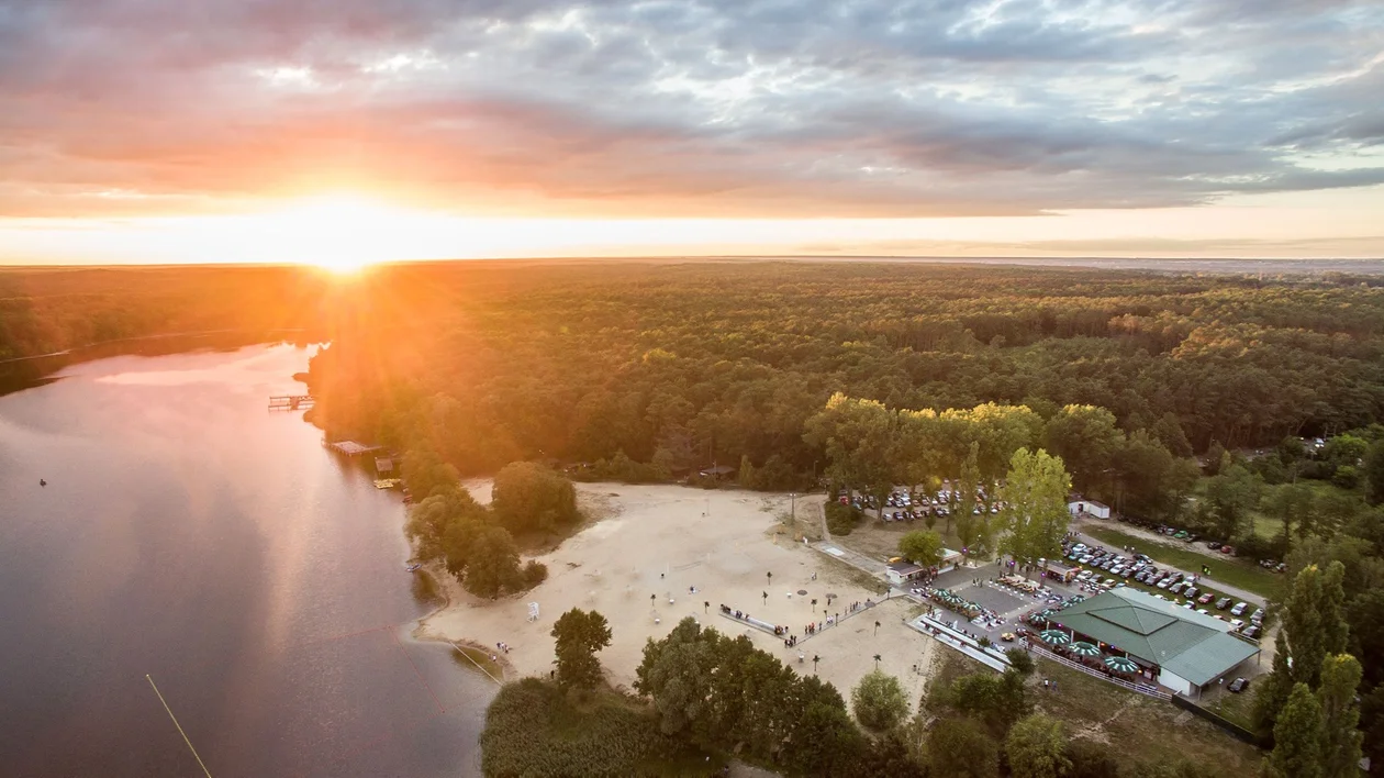 Plaża niedaleko Płocka w elitarnym gronie najlepszych kąpielisk. Czym sobie na to zasłużyła? - Zdjęcie główne