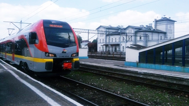 Uwaga pasażerowie ŁKA: duże zmiany w rozkładzie jazdy. Zobaczcie, jak będą kursować pociągi z Kutna - Zdjęcie główne