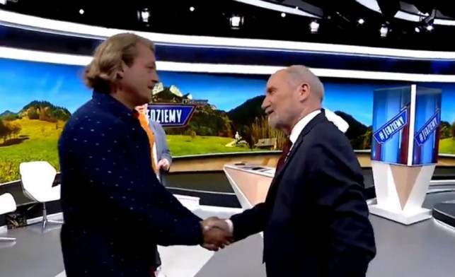 [WIDEO] Jakimowicz wychwalił Macierewicza i... dostał program w TVP - Zdjęcie główne