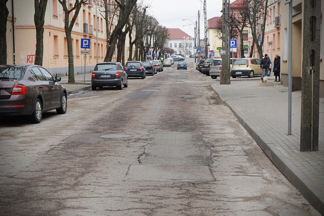  Rusza remont ulicy w centrum Kutna. Będą utrudnienia [FOTO] - Zdjęcie główne