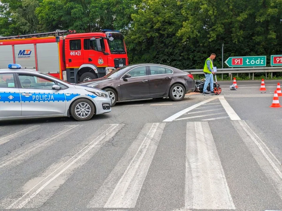 Wypadek na drodze krajowej, ranna motocyklistka [FOTO] - Zdjęcie główne