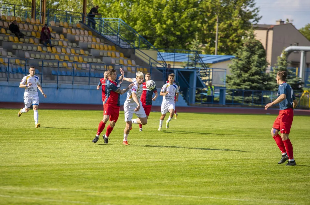 KS Kutno przegrał na własnym stadionie ze Zniczem Biała Piska 2-4