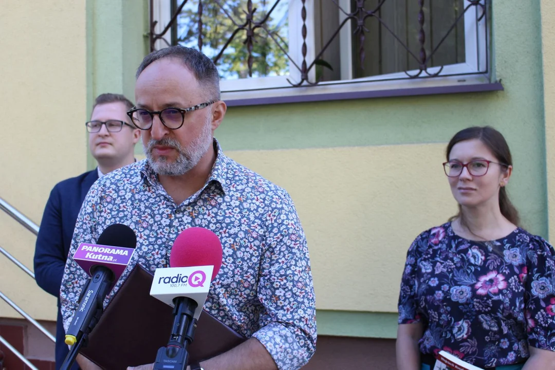 Paulina Matysiak i Mariusz Kozarski mówili o problemach nauczycieli, ich niskich wynagrodzeniach i problemach kadrowych. Oprócz tego poruszono temat m.in. lekcji religii