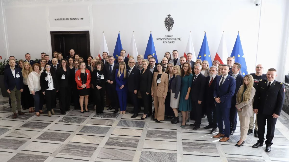 Standardy w obronie godności – posiedzenie w Senacie RP z udziałem władz i przedstawicieli Fundacji „Pro Aperte”