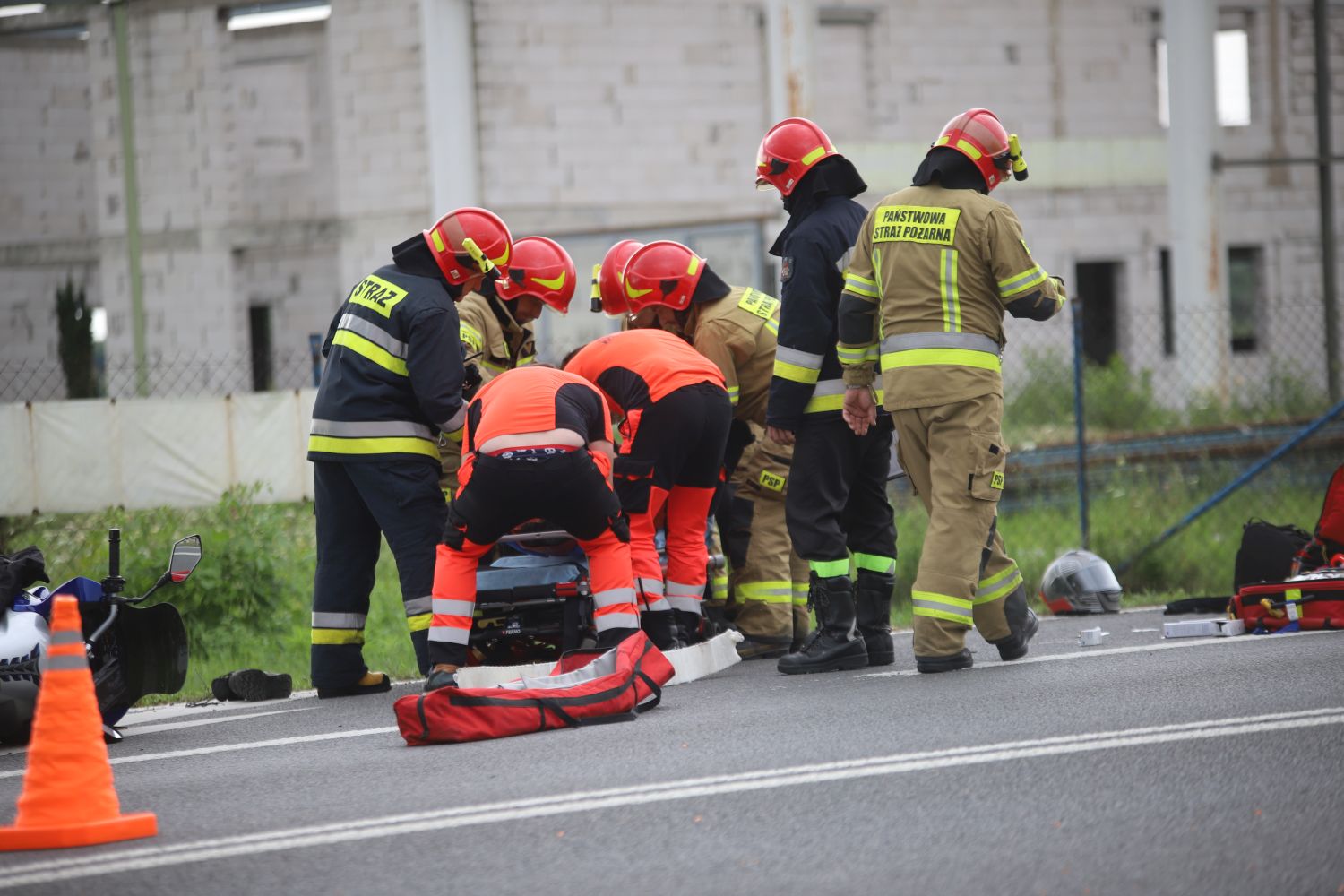 Pod Kutnem doszło do wypadku z udziałem motocyklisty