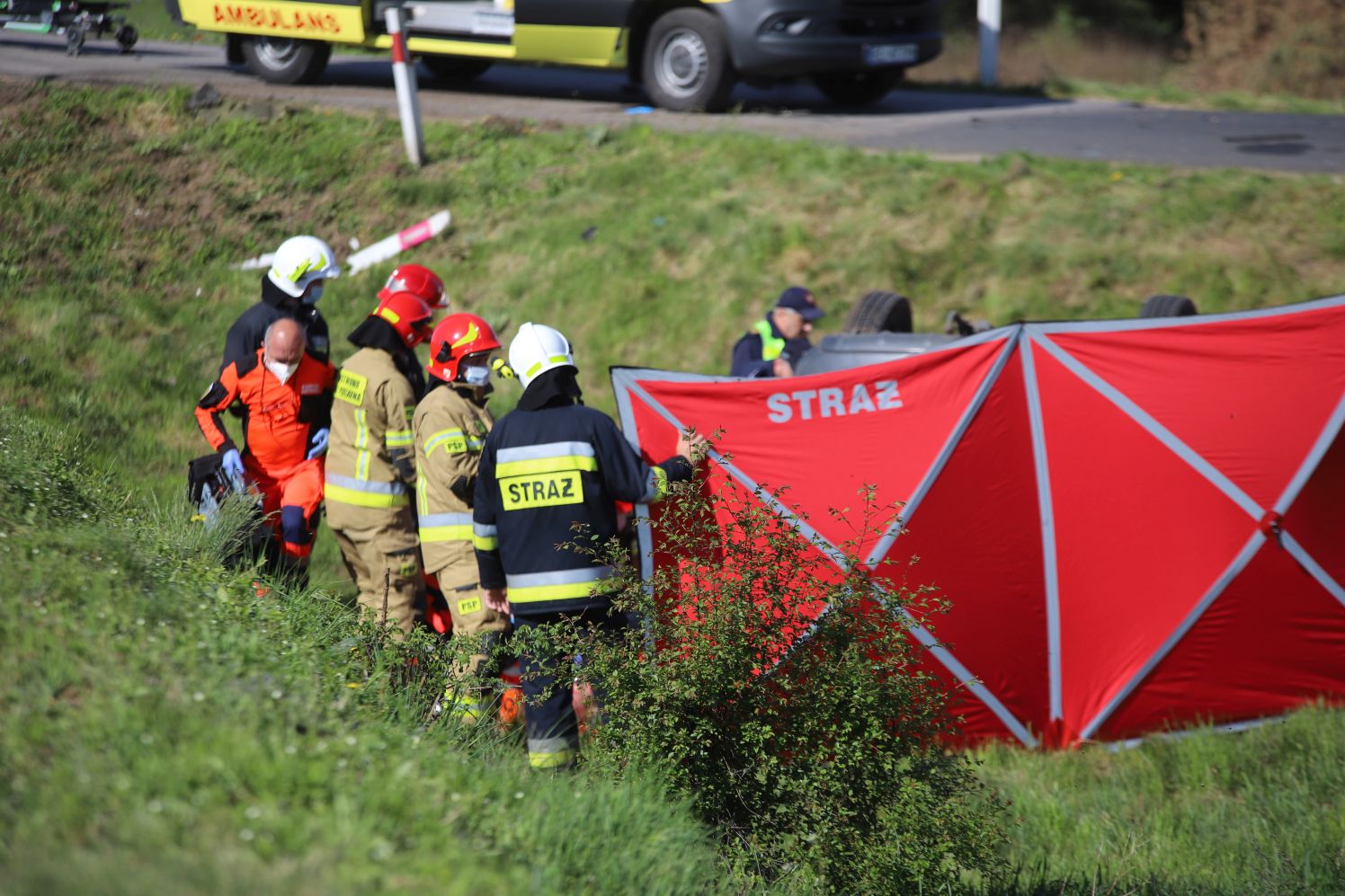 Pod Kutnem samochód zderzył się z pociągiem