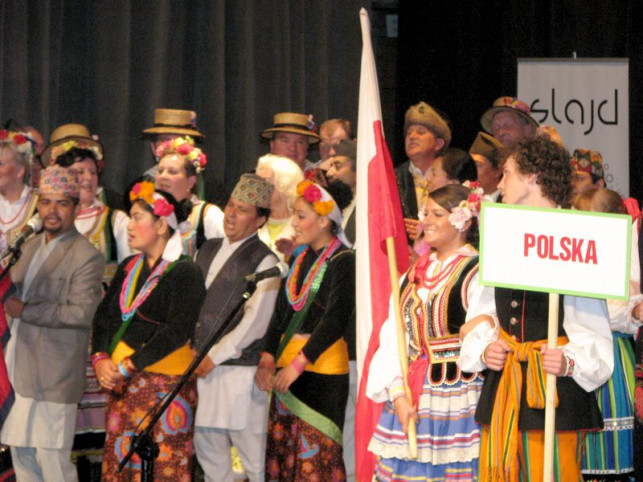 Międzynarodowy folklor w KDK - Zdjęcie główne