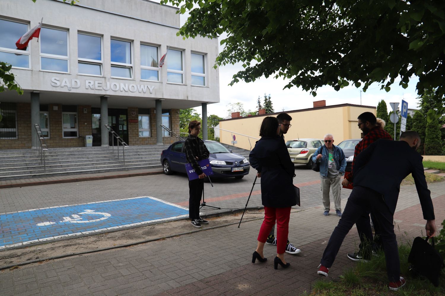 Sebastian Walczak organizował strajki kobiet w Kutnie. Dziś stanął przed sądem