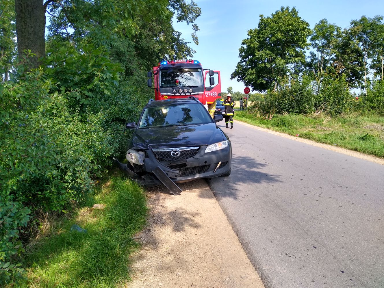 Pod Kutnem trwa akcja straży pożarnej, obecni są także policjanci