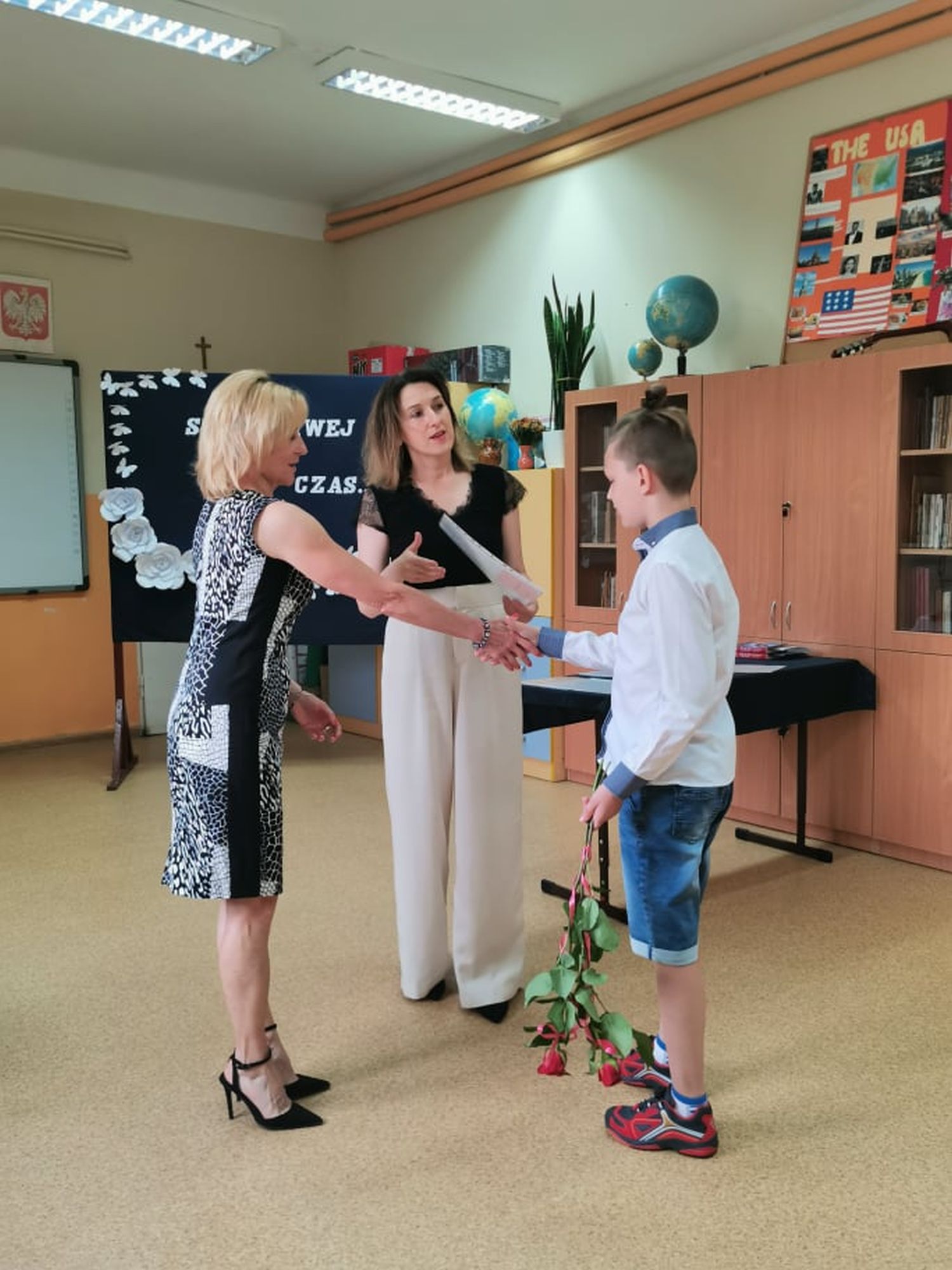 Uroczystość zakończenia roku szkolnego we Wroczynach dla klas I - VII