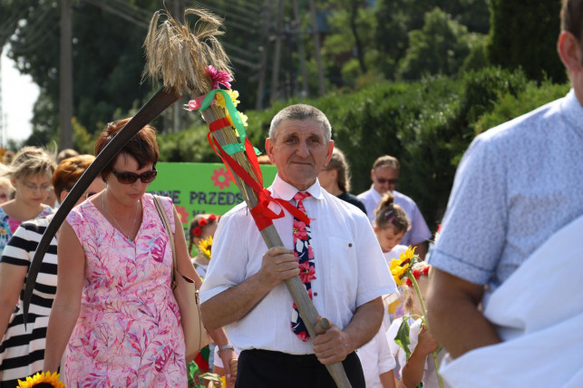 [WIELKA GALERIA] Dożynki w rytmach disco polo. Strzelce przyciągnęły tłumy! - Zdjęcie główne