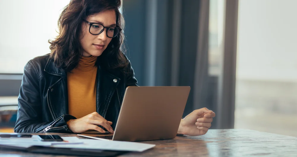 Wydajny laptop do pracy zdalnej - jakie modele sprawdzą się najlepiej? - Zdjęcie główne