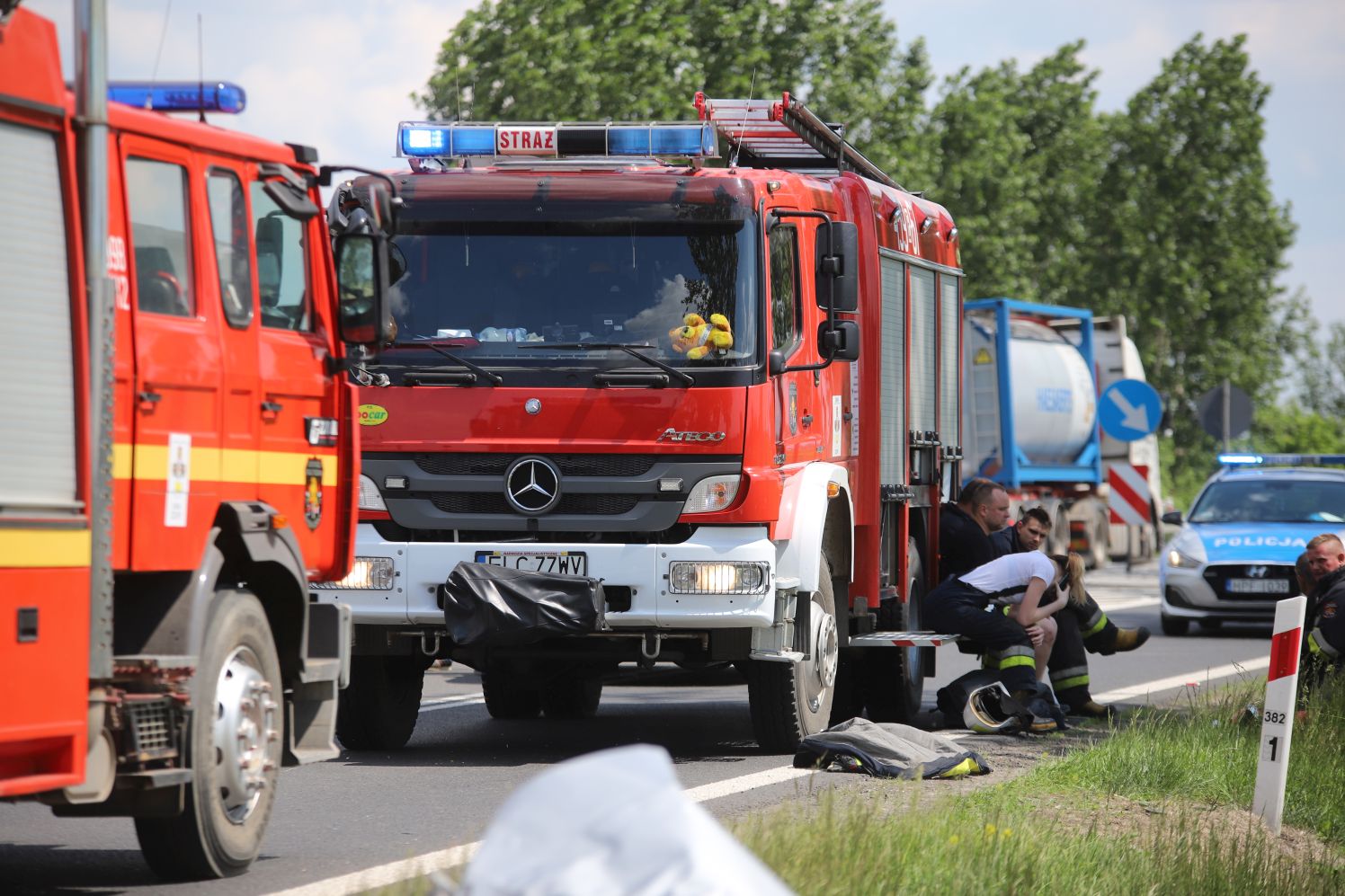 Na drodze krajowej między Kutnem a Łowiczem doszło do tragicznego wypadku w wyniku którego zginęły dwie osoby