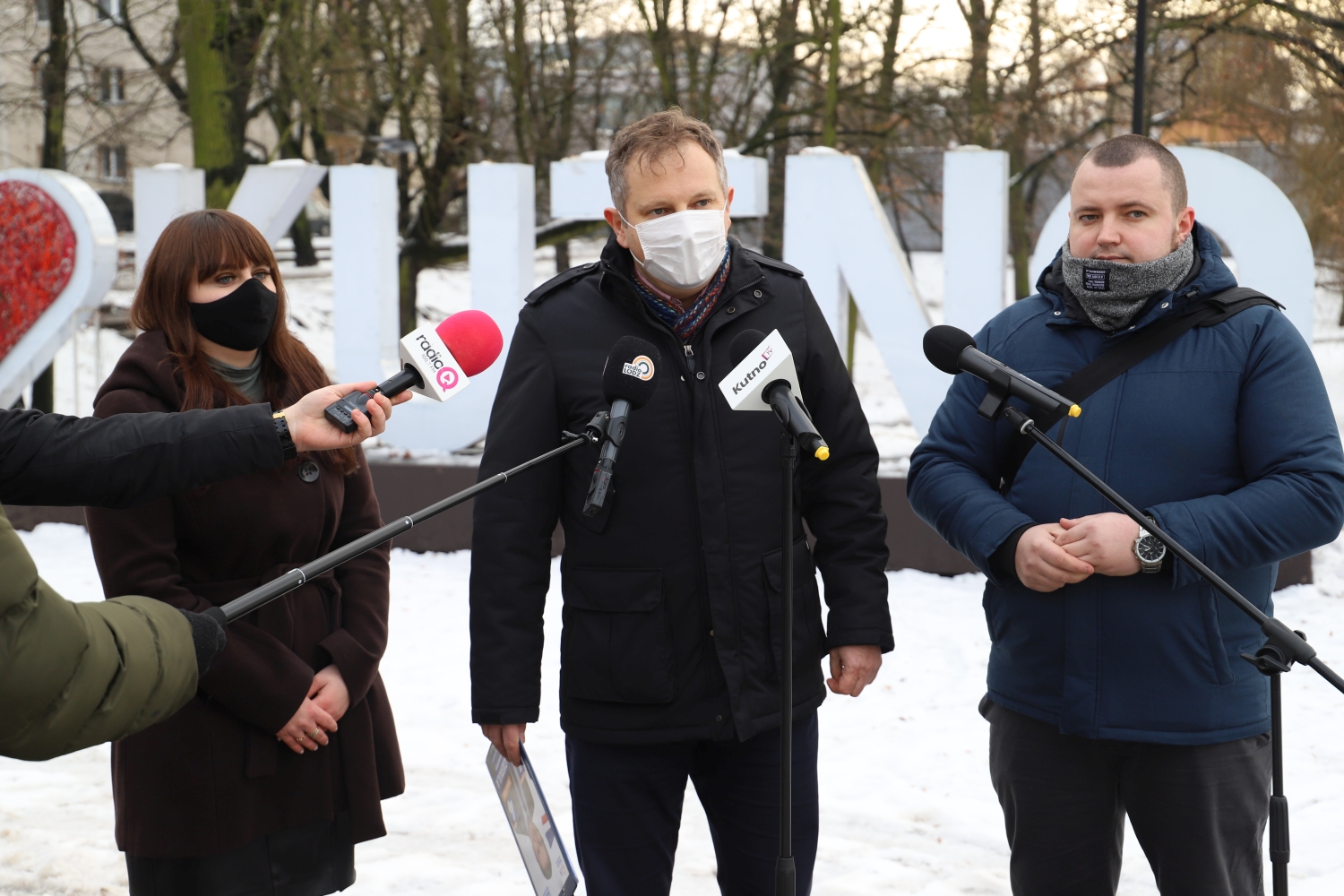 [FOTO] Niepokój o budżet powiatu, tajemnicze projekty dla kobiet i stowarzyszeń. Za nami konferencja KO - Zdjęcie główne