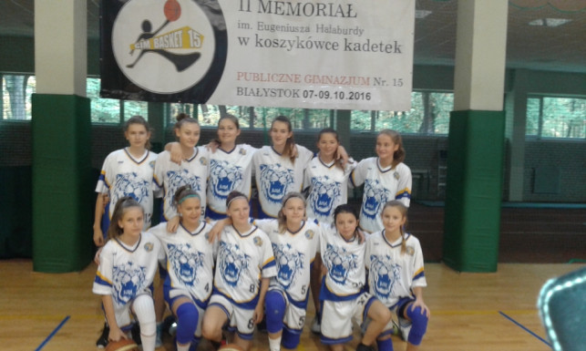 IV miejsce kadetek KKS PRO-BASKET SIRMAX Kutno w II MIĘDZYNARODOWYM MEMORIALE E. HAŁABURDY w Białymstoku  - Zdjęcie główne