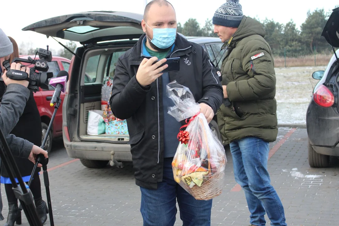 Do podopiecznych kutnowskiego Hospicjum i jednego z Domów Pomocy Społecznej trafiły świąteczna paczki