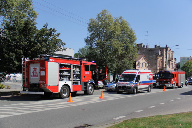 [ZDJĘCIA, AKTUALIZACJA] Wypadek na 29 Listopada. Ranny motocyklista - Zdjęcie główne