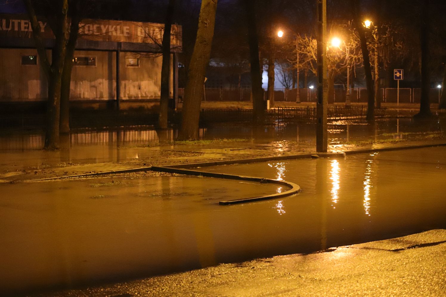 Do awarii doszło na jednej z ulic kutnowskiej Wenecji