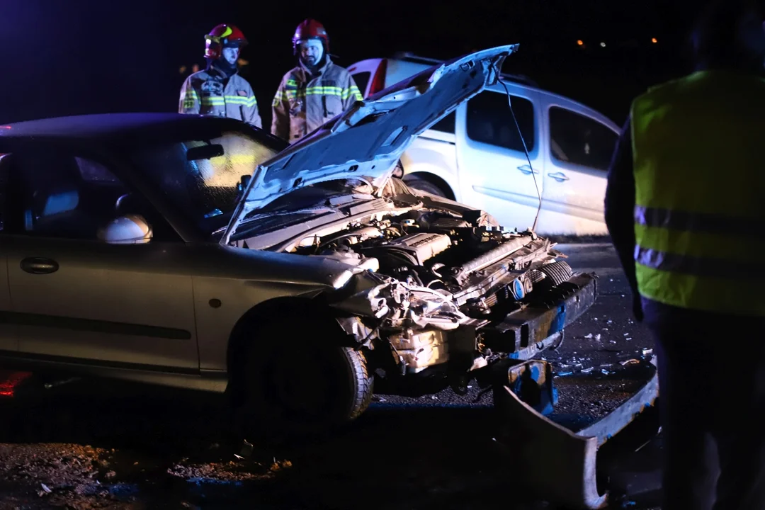 Wypadek w Zawadach na DW 702 między Kutnem a Piątkiem