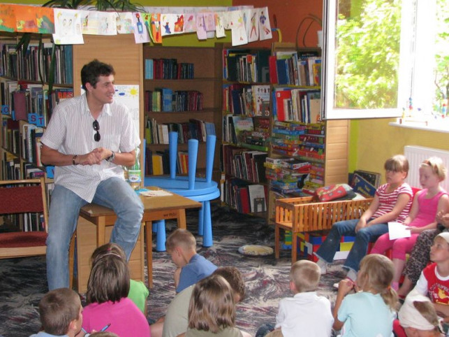 Artur Partyka gościł w bibliotece - Zdjęcie główne