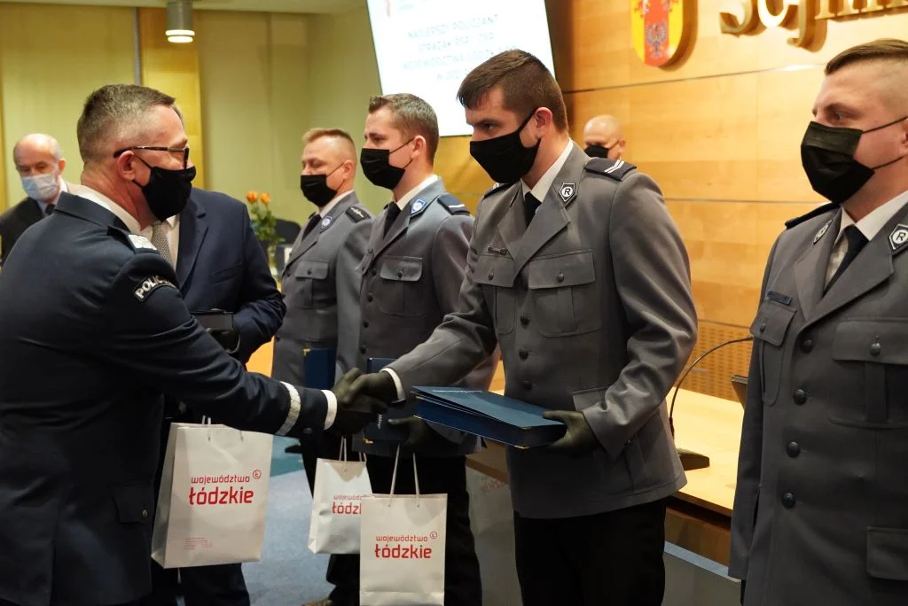 Wśród nagrodzonych funkcjonariuszy znaleźli się policjanci i strażacy z Kutna