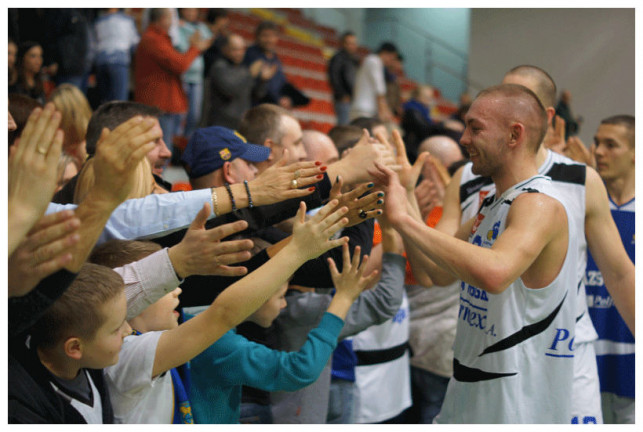 Koszykarskie święto, AZS zaczyna grę w play-off`ach - Zdjęcie główne