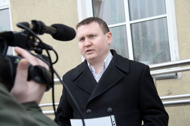 Wietnamski milioner dla kutnowskich dzieci! Razem z Wojciechem Ziółkowskim przekazali sprzęt dla szpitala - Zdjęcie główne